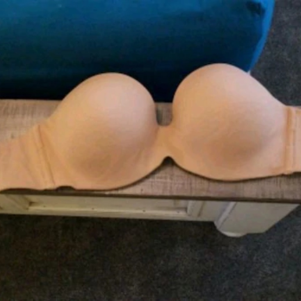 Ambrielle Size 38DD Strapless Bra